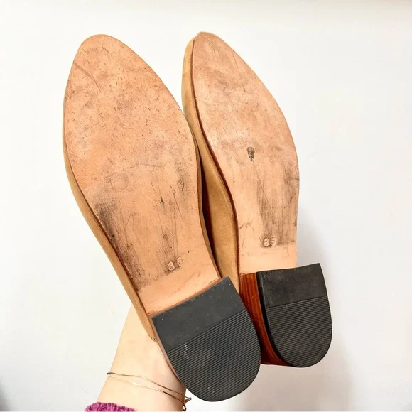 Nisolo Mariella Mules in a neutral beige color - Picture 5 of 9